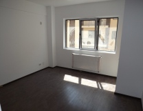 Apartament 3 camere în Berceni