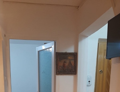 Închiriere garsonieră în Rozelor